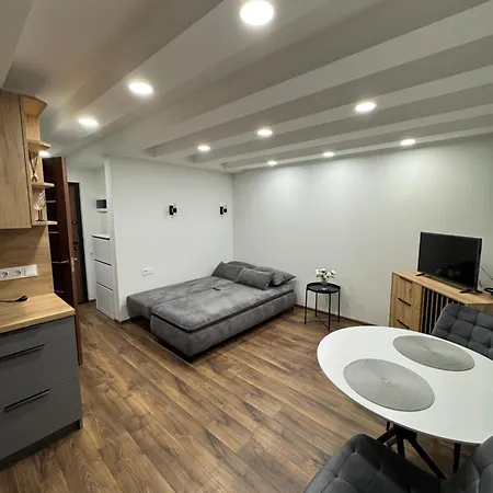 New Apartment- Studija Markuciai Near Old Town, Free Parking, Cozy & Comfortable Butas