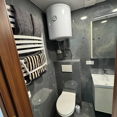 New Apartment- Studija Markuciai Near Old Town, Free Parking, Cozy & Comfortable * Vilnius